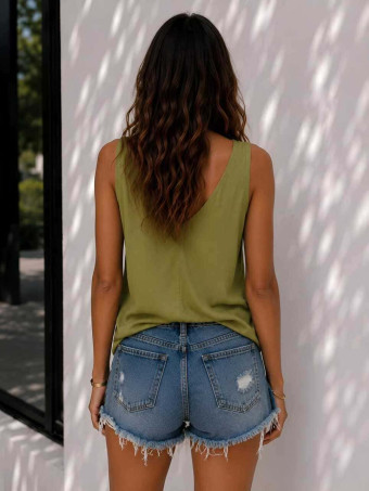 Camiseta Tachas Estrella NIKARA Verde Aguacate HEVE