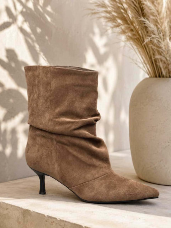 Botín Slouchy Tacón Kitten SHARMA Taupe HEVE