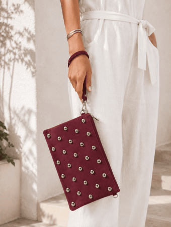Bolso Efecto Ante Tachas SIDNEY Burdeos HEVE