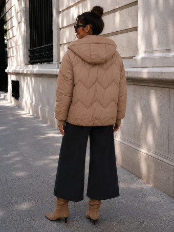 Cazadora Acolchada Capucha PRISCA Camel HEVE
