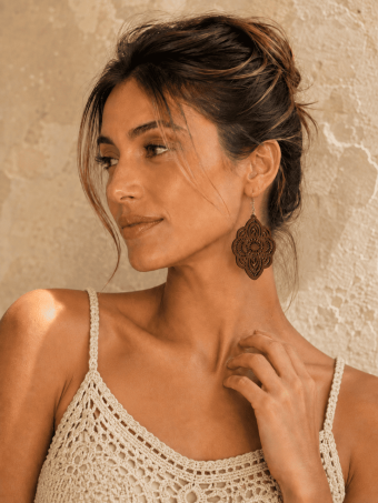 Pendientes Largos Mandala Calado TANIRA Marrón HEVE