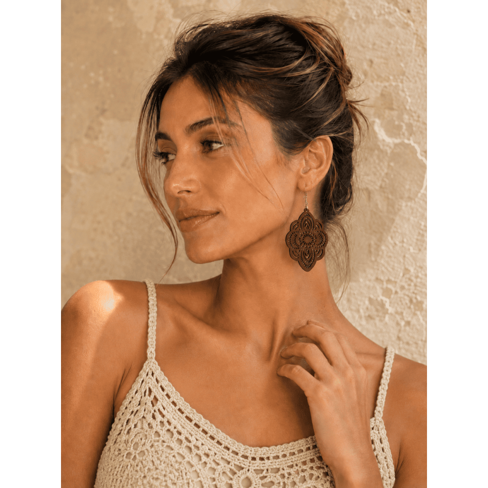 Pendientes Largos Mandala Calado TANIRA Marrón HEVE