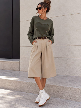 Camiseta Corazón con Tachas ROVELA Verde Militar HEVE
