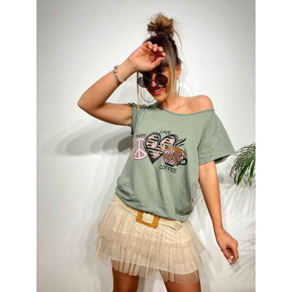 Camiseta Algodón PEACE, LOVE AND COFFEE Khaki Heve Camiseta Algodón PEACE, LOVE AND COFFEE Khaki Heve